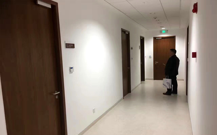 安裝醫(yī)院病房鋼質(zhì)防火門的正確流程防火門安裝方法